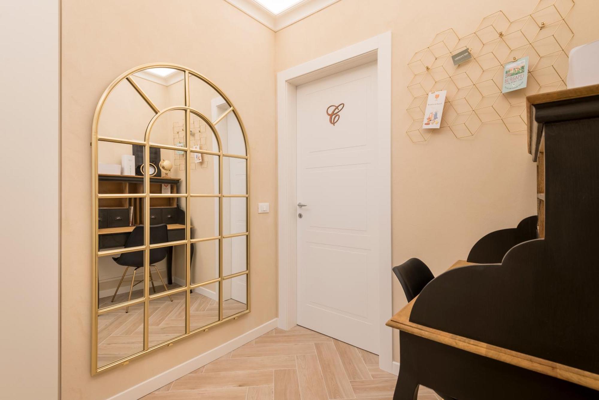 Golden Chic - Citta Alta Lägenhet Bergamo Exteriör bild