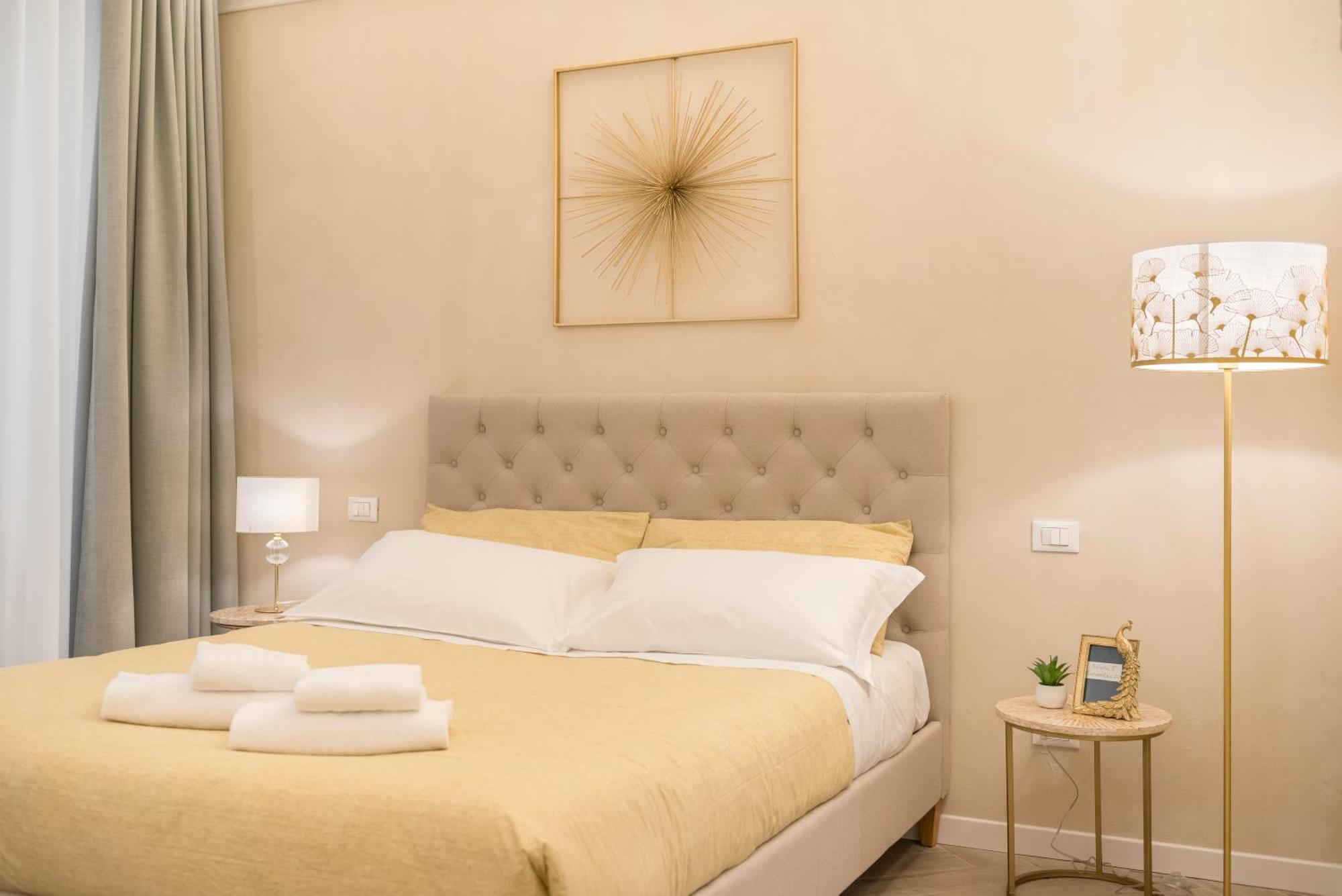 Golden Chic - Citta Alta Lägenhet Bergamo Rum bild