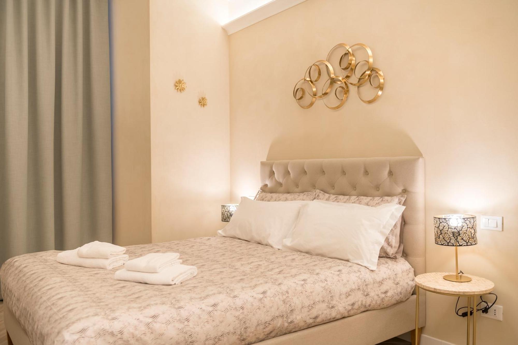 Golden Chic - Citta Alta Lägenhet Bergamo Rum bild