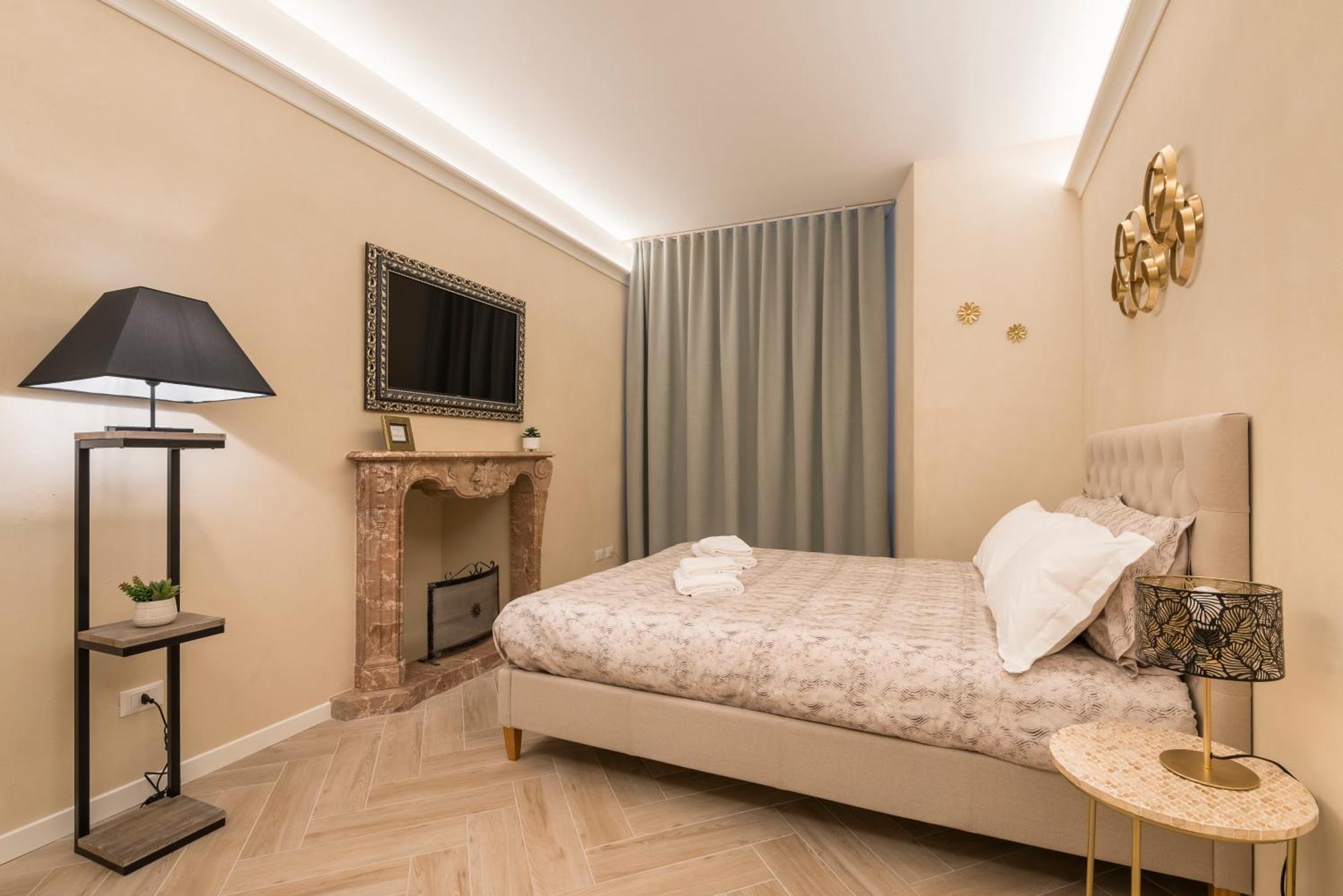 Golden Chic - Citta Alta Lägenhet Bergamo Rum bild